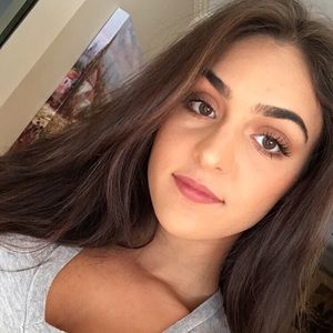 Meet your Posher, Francesca